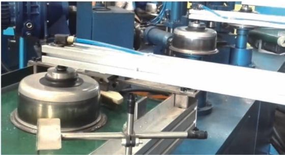 Alimentação automática de alta eficiência Manipulato para artigos metálicos Produto de transporte automatizado