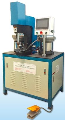 projetando máquina de rebitação de alimentação inteligente 4KW do multihole da categoria a auto completamente automática