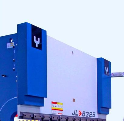 Máquina avançada de processamento automatizado de chapas metálicas para dobra e modelagem de precisão