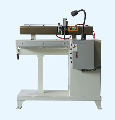 Máquina automática de soldadura por controlo numérico para emolduração de lavatórios de aço inoxidável