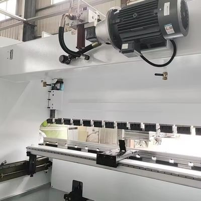 Máquina de dobra de linha de água de 30T/60T multifuncional inteligente para folha de metal Matel