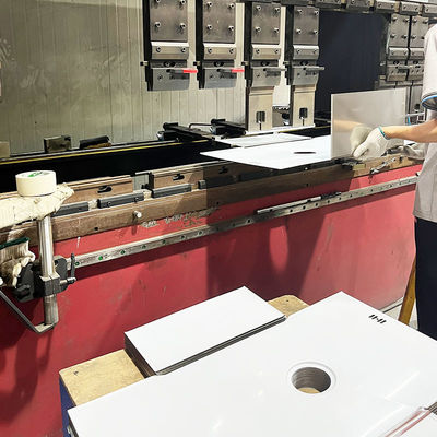 Sistemas avançados de controlo 201 e 316L Máquina de dobra CNC de aço inoxidável de duplo grau para lavatórios feitos à mão