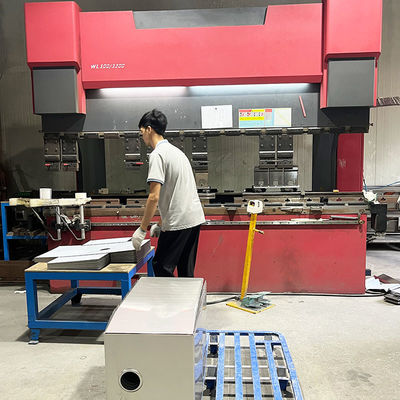 Equipamento de dobra de chapas metálicas de alta eficiência para decoração de edifícios com aço inoxidável 304