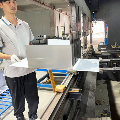 Equipamento de dobra de chapas metálicas de alta eficiência para decoração de edifícios com aço inoxidável 304