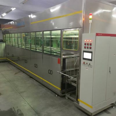 Equipamento industrial de limpeza e secagem para utensílios metálicos