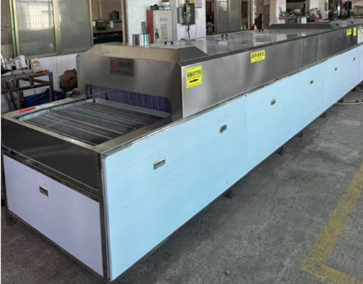 Equipamento industrial de limpeza e secagem com tecnologia ultrasônica para peças metálicas de precisão