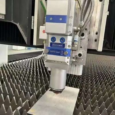 Máquina de corte a laser de chapa de metal CNC de alta precisão de 3 kW para indústrias mecânicas de móveis, aeroespaciais e eletrônicas