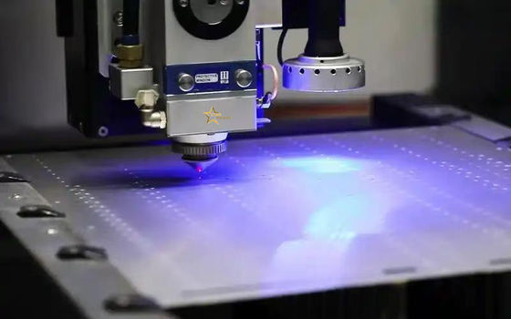 Máquina de corte a laser de chapa de metal CNC de alta precisão de 3 kW para indústrias mecânicas de móveis, aeroespaciais e eletrônicas