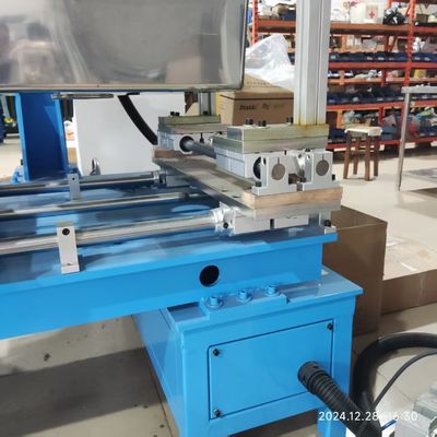 Máquina automática de solda de superfície CNC para fabricação de pia manual de aço inoxidável