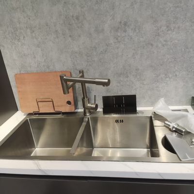 Bom preço Submount & Top Mount Compatível Velocidade Ajustável Lavabo de cozinha de aço inoxidável com rack Gauge de aço personalizado disponível Profundidade de bacia personalizada disponível Resistente à ferrugem e corrosão on-line