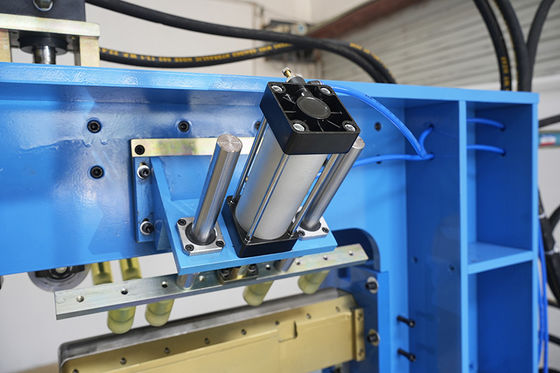 2.3KW 30MPa 0,5-1,0MPa Máquina de lavagem de cozinha controlada por PLC para prensagem de juntas e ângulos de alta precisão