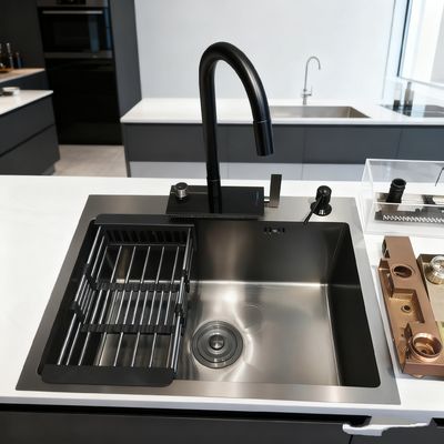 800mm Dual-basin Lavabo de aço inoxidável de cozinha com acabamento escovado, almofadas de amortecimento de som e esgoto traseiro
