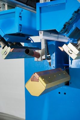 Soldadora vertical CNC de 220V 500W com pressão de ar de 0,1-1,2MPa para soldagem redonda de quatro cantos