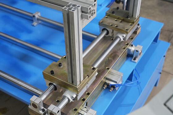 Máquina de solda de arco de argão controlada por CNC com tensão de 220V e potência de 400W para painéis de lavatório feitos à mão de aço inoxidável