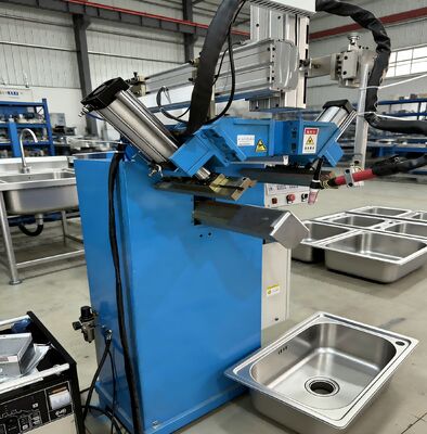 Máquina de solda CNC para costuras verticais e cantos inferiores - Máquina de solda especial