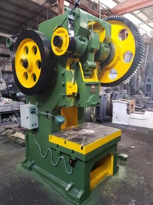 Máquina de fabricação CNC de lava-louças de cozinha com controle PLC e pinça-pneumático para lava-louças de aço inoxidável com apoio de engenheiros estrangeiros